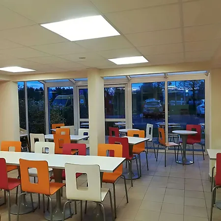 فندق بريمير كلاسي موبيج Feignies